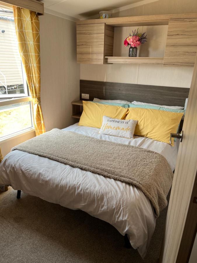 Beautiful Caravan In Trecco Bay! 74 Sycomore Bridgend  Exteriér fotografie